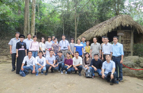 Bộ môn Toán - Tin học tổ chức hành trình về nguồn tại ATK Tân Trào, Nha Công an Trung ương (Tuyên Quang) - ATK Định Hóa (Thái Nguyên)